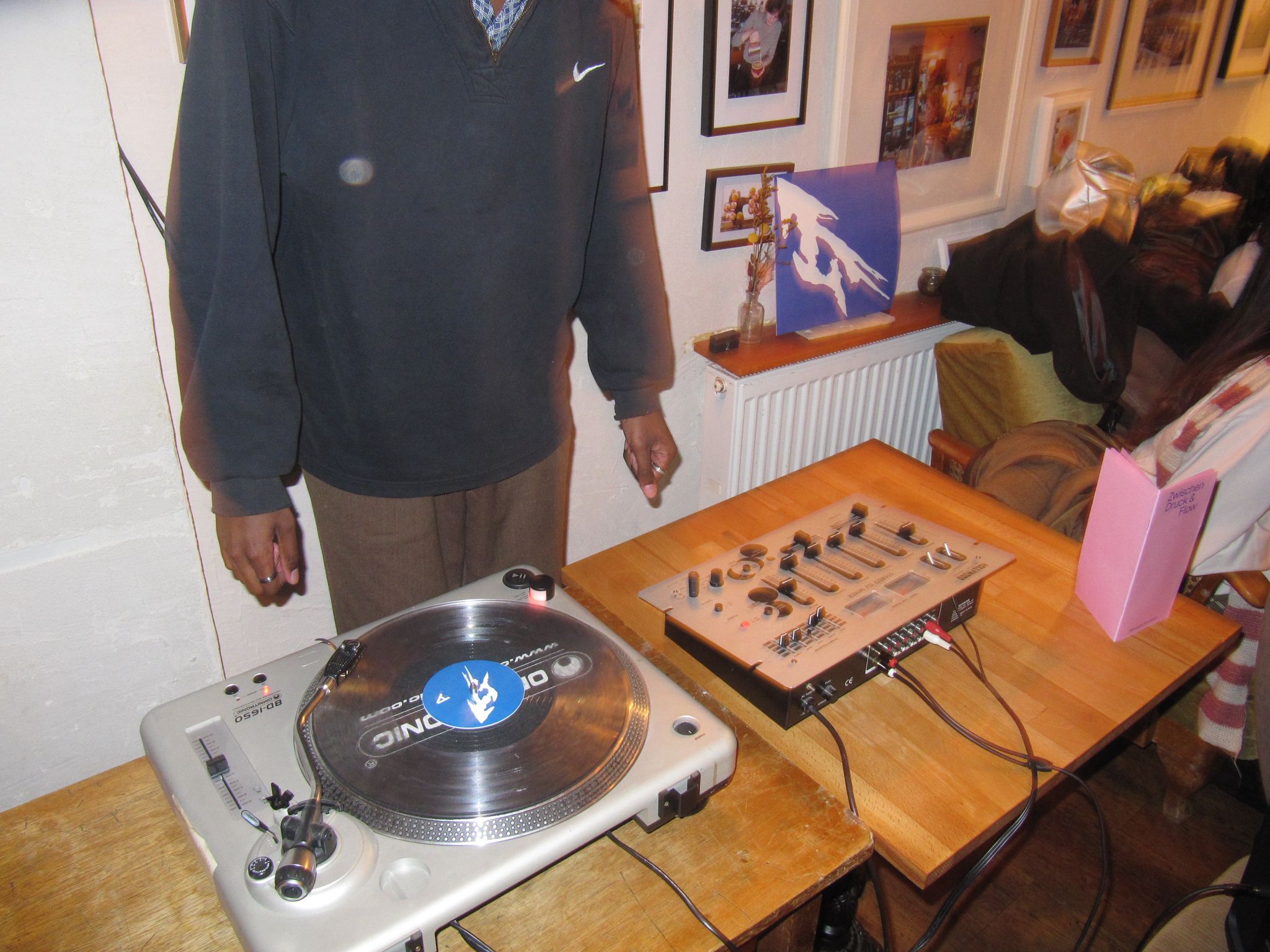 Bild Between Pressure & Flow